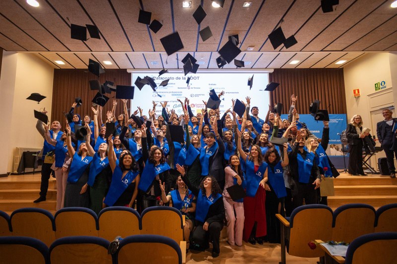 Cerimònia de l'Acte de Graduació del Curs Acadèmic 2023-2024 i lliurament del Premi Internacional a l'Optometrista de l'Any 2024, Susan Cotter