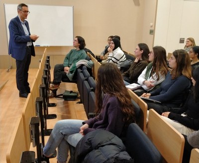 Benvinguda a les alumnes del Màster Universitari en Optometria i Ciències de la Visió / Jornada FOOT - RESEARCH: La investigació de la Facultat en l'Aparador